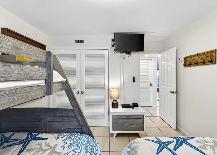 5 Star 30 Steps From L 3m Walk To Rest & Shops * Clearwater Beach